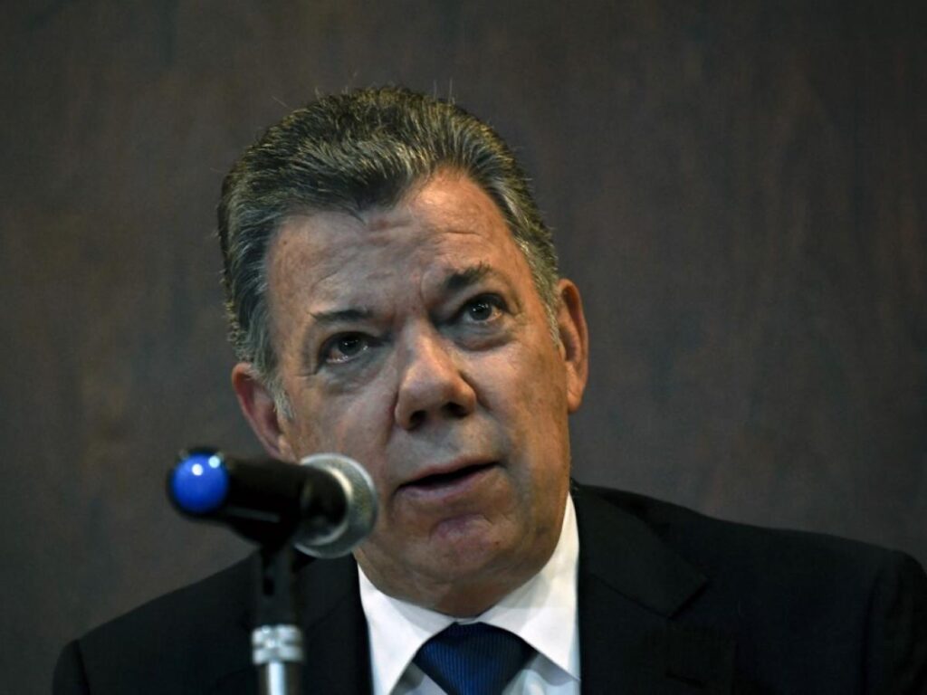 Expresidente Santos ofrece ayuda a Duque para afrontar la difícil situación del país Expresidente Santos ofrece ayuda a Duque para afrontar la difícil situación del país