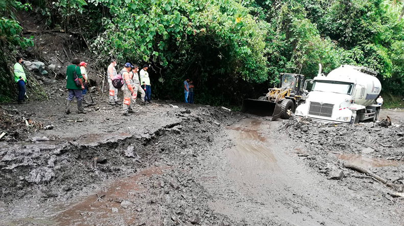 Grave afectación de movilidad en el Alto de La Línea por el incremento de las lluvias Grave afectación de movilidad en el Alto de La Línea por el incremento de las lluvias
