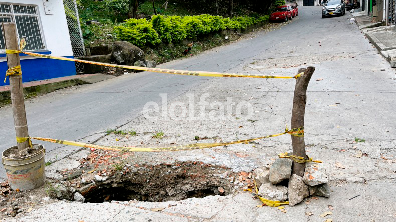 Habitantes del barrio Calarcá llevan tres años pidiendo a IBAL que arregle el alcantarillado Habitantes del barrio Calarcá llevan tres años pidiendo a IBAL que arregle el alcantarillado
