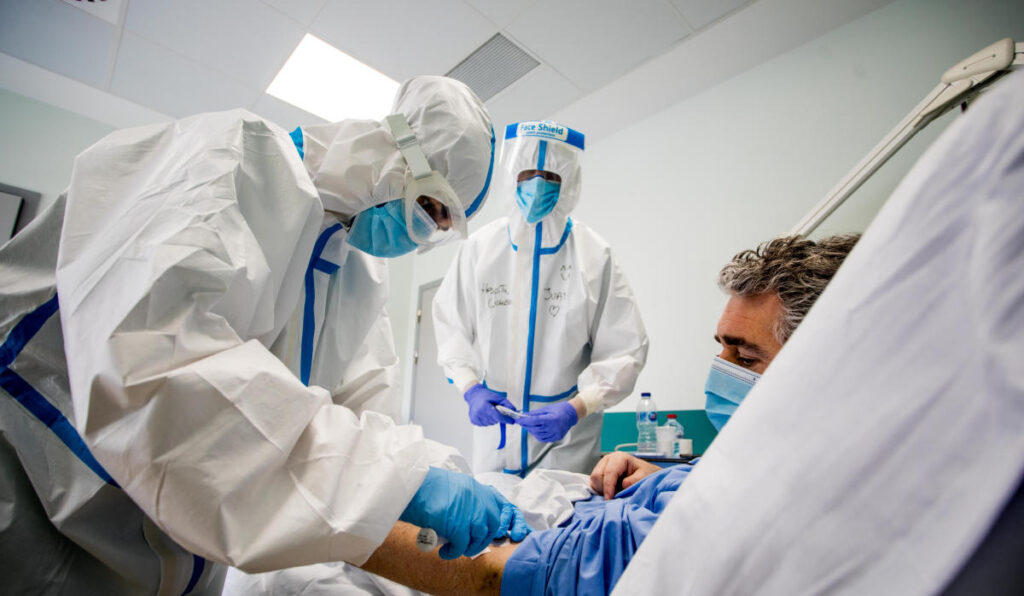 Conozca los cuidados paliativos para pacientes con COVID-19 Conozca los cuidados paliativos para pacientes con COVID-19