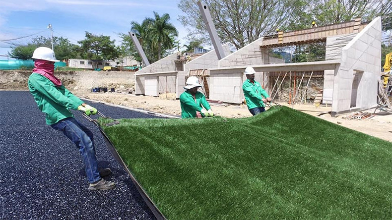 Comenzó la instalación de la grama del estadio alterno del Parque Deportivo Comenzó la instalación de la grama del estadio alterno del Parque Deportivo