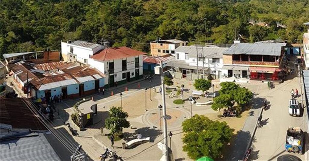 Exfuncionaria y un contratista de la Alcaldía de Rioblanco fueron imputados por supuestas irregularidades en contratación Exfuncionaria y un contratista de la Alcaldía de Rioblanco fueron imputados por supuestas irregularidades en contratación