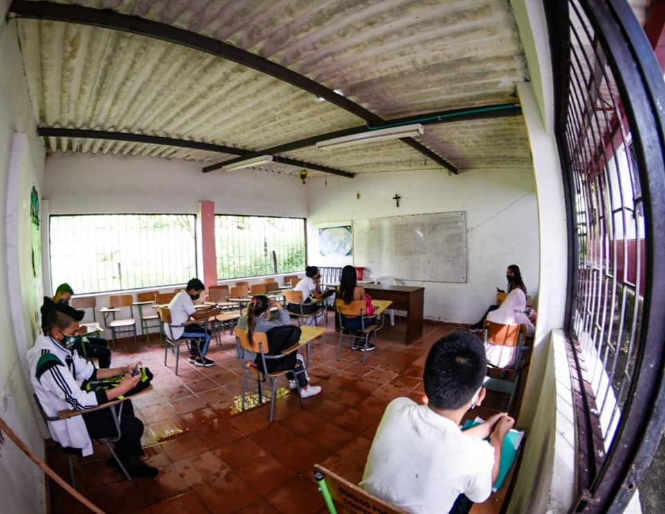 Secretaría de Educación le pide a rectores de colegios públicos que alisten todo para regresar a las aulas Secretaría de Educación le pide a rectores de colegios públicos que alisten todo para regresar a las aulas