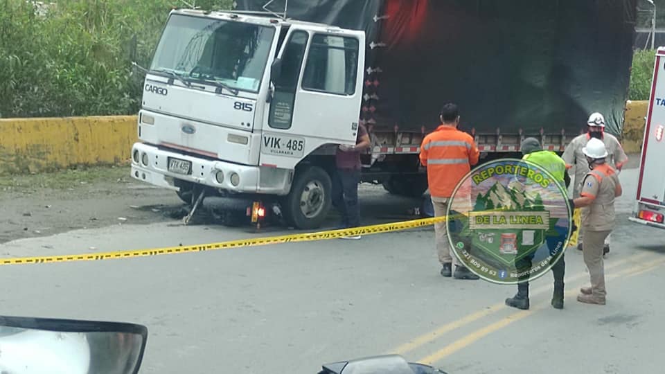 Grave accidente en la vía Cajamarca – Calarcá dejó un motociclista muerto Grave accidente en la vía Cajamarca – Calarcá dejó un motociclista muerto