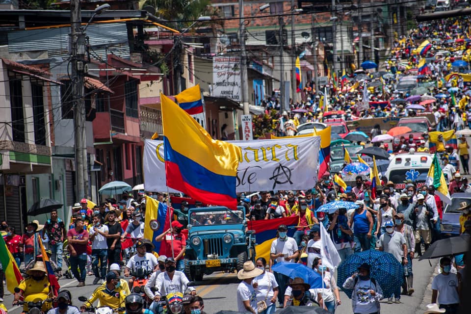 Unas 3.000 personas marcharon en Cajamarca en una nueva jornada del paro nacional Unas 3.000 personas marcharon en Cajamarca en una nueva jornada del paro nacional