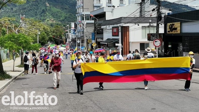 Bloqueos intermitentes en la calle 42 con carrera Quinta de Ibagué