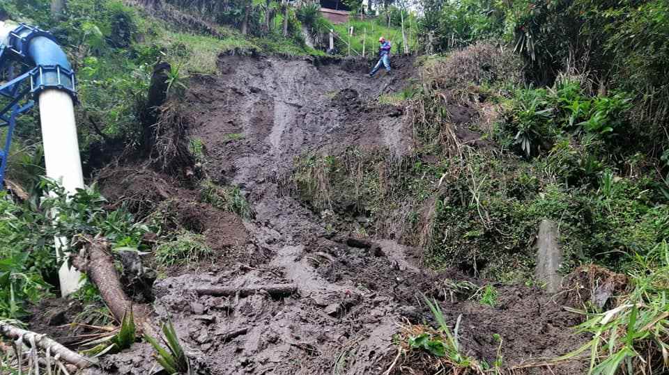 Emergencia en Cajamarca por deslizamiento de tierra Emergencia en Cajamarca por deslizamiento de tierra