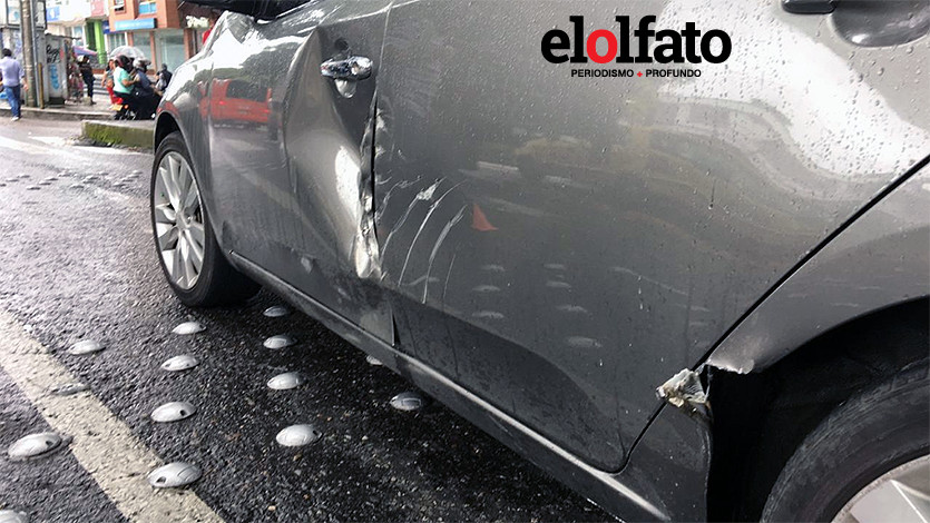 Segregadores viales de la carrera Quinta provocan otro accidente Segregadores viales de la carrera Quinta provocan otro accidente