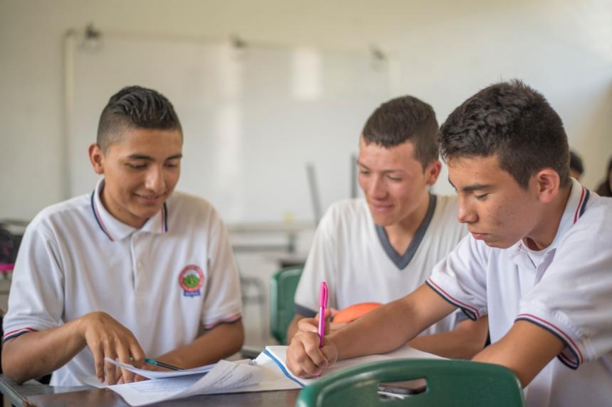Aumentaron los recursos para los colegios oficiales de Ibagué en este 2023 Aumentaron los recursos para los colegios oficiales de Ibagué en este 2023