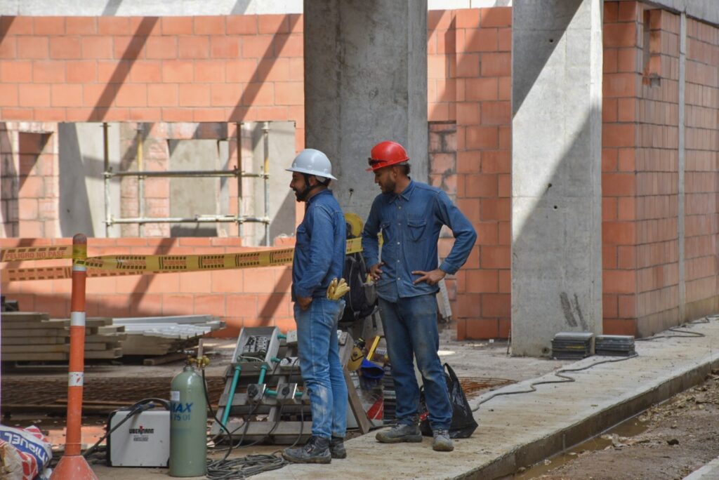 Ministerio de Educación enviará recursos para terminar colegios en Ibagué Ministerio de Educación enviará recursos para terminar colegios en Ibagué