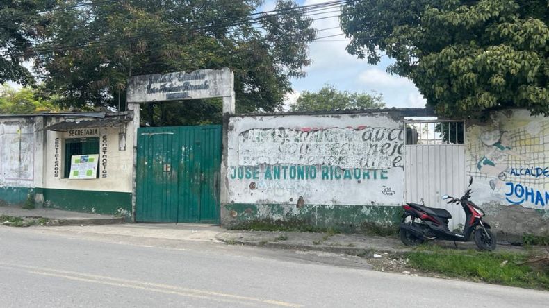 Después de dos años, estudiantes de la I.E. José Antonio Ricaurte siguen a la deriva Después de dos años, estudiantes de la I.E. José Antonio Ricaurte siguen a la deriva
