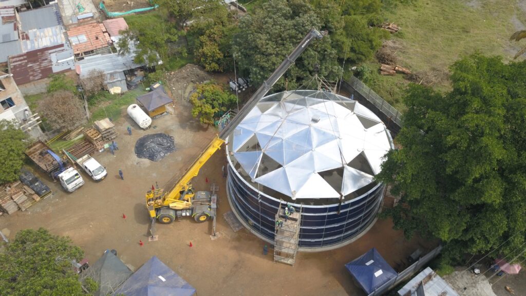 Finaliza la instalación del tanque sur del Acueducto Complementario Finaliza la instalación del tanque sur del Acueducto Complementario