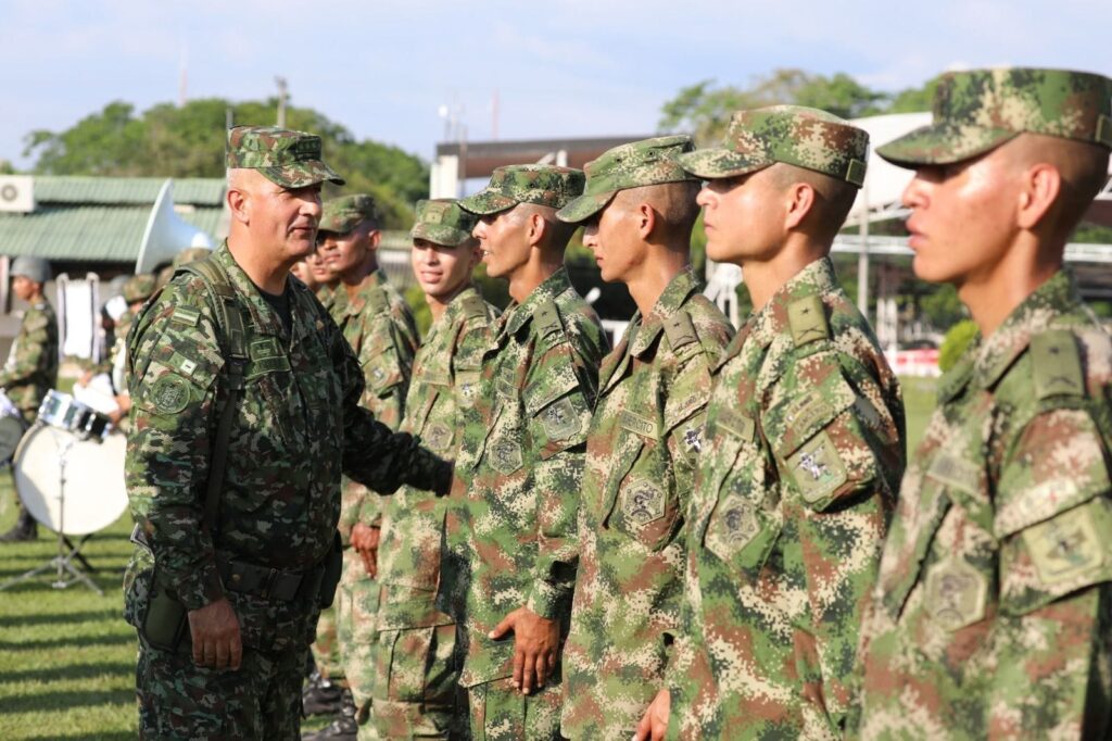 Aumenta bonificación mensual para miembros de la Fuerza Pública