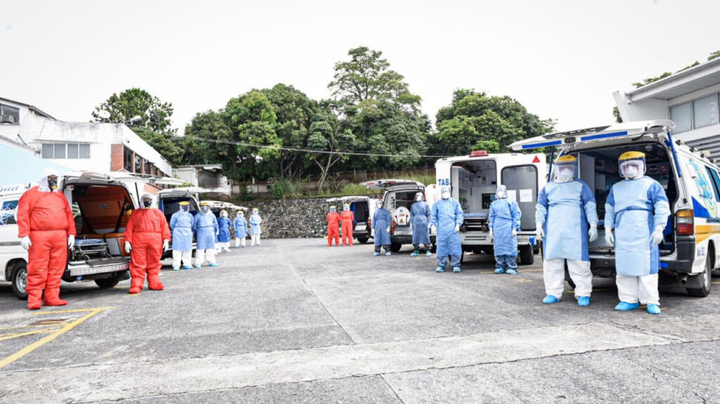 Tripulantes de ambulancias de Ibagué se certificaron en buenas prácticas para el traslado de pacientes con COVID-19