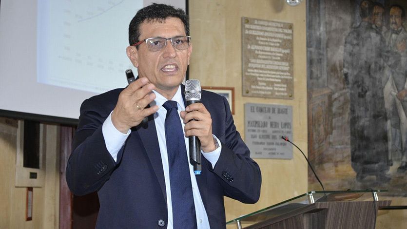 Procuraduría abre investigación en contra de Alberto Girón por la compra de los tubos del Ibal Procuraduría abre investigación en contra de Alberto Girón por la compra de los tubos del Ibal