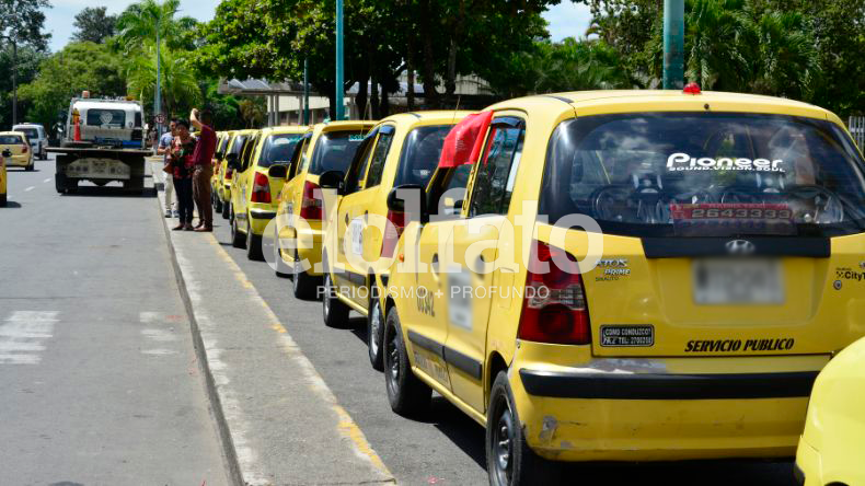 Taxistas en Ibagué piden alza de $500 en tarifa mínima Taxistas en Ibagué piden alza de $500 en tarifa mínima