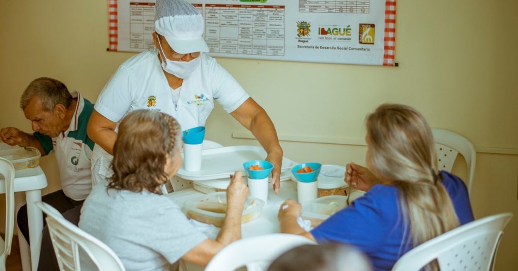 Alcaldía amplió de 56 a 77 los comedores comunitarios en Ibagué Alcaldía amplió de 56 a 77 los comedores comunitarios en Ibagué
