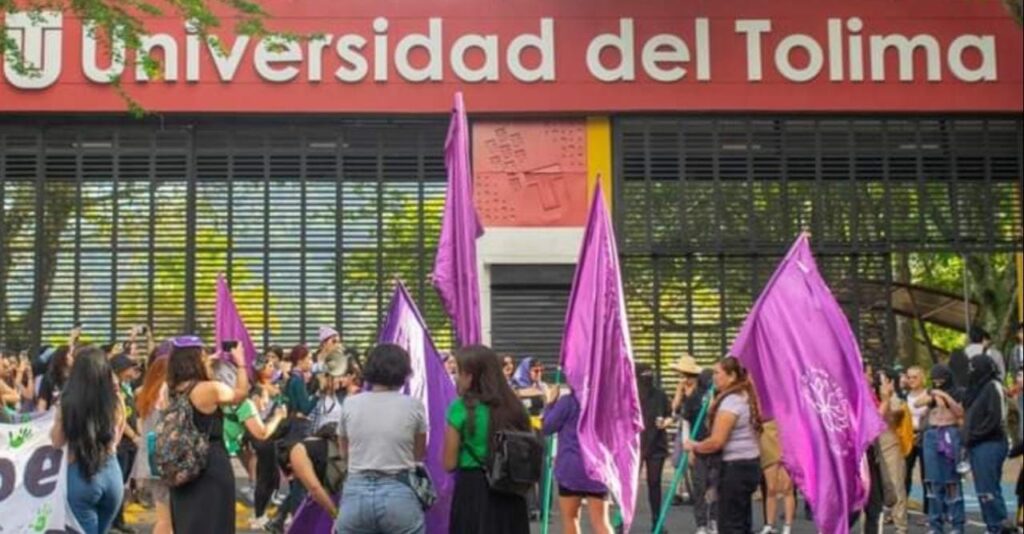 Suspenden por tres meses a profesor de la UT por presunto caso de acoso sexual Suspenden por tres meses a profesor de la UT por presunto caso de acoso sexual