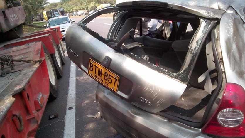 Mujer falleció al estrellar su vehículo contra un tractocamión en la variante de Chicoral Mujer falleció al estrellar su vehículo contra un tractocamión en la variante de Chicoral