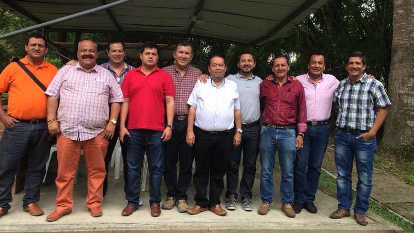 Conservadores independientes y uribistas mantienen alianza para enfrentarse al barretismo Conservadores independientes y uribistas mantienen alianza para enfrentarse al barretismo