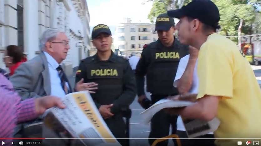 Adulto mayor agrede a repartidor de EL OLFATO Adulto mayor agrede a repartidor de EL OLFATO