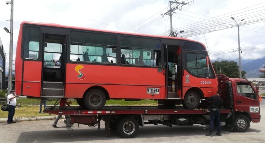 Nueve busetas fueron inmovilizadas por contaminar el medio ambiente y transitar sin frenos Nueve busetas fueron inmovilizadas por contaminar el medio ambiente y transitar sin frenos