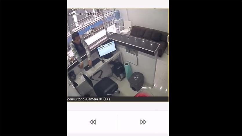 Ladrón quedó grabado en cámaras de seguridad del centro comercial La Quinta Ladrón quedó grabado en cámaras de seguridad del centro comercial La Quinta