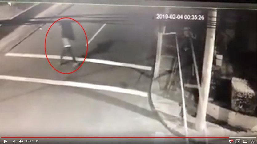 En video quedó registrado el robo de un televisor en establecimiento comercial del barrio La Pola En video quedó registrado el robo de un televisor en establecimiento comercial del barrio La Pola