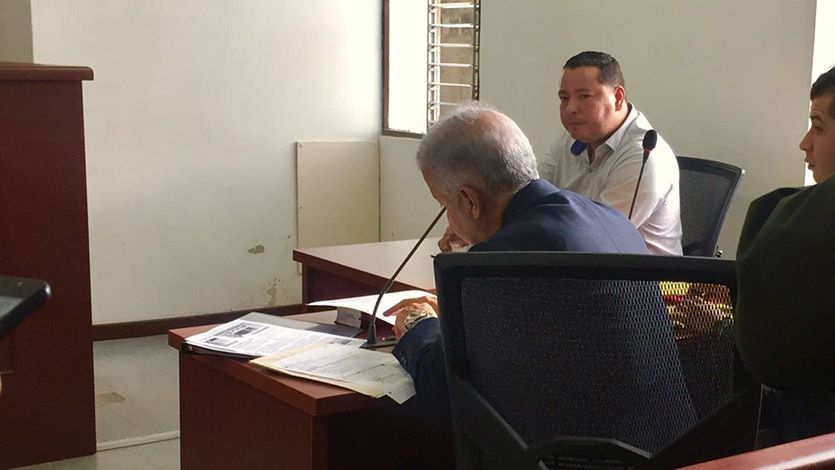 Fiscalía imputó cargos al primer exfuncionario del gobierno Jaramillo por el alumbrado navideño de 2016 Fiscalía imputó cargos al primer exfuncionario del gobierno Jaramillo por el alumbrado navideño de 2016