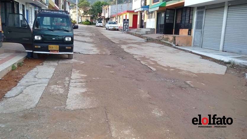 Denuncian daños en vehículos por mal estado de vías en el barrio Ángeles – Ambalá de Ibagué Denuncian daños en vehículos por mal estado de vías en el barrio Ángeles – Ambalá de Ibagué