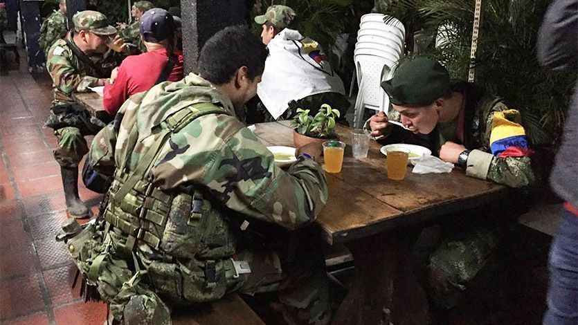 Lo que les dijeron los integrantes de las Farc a un grupo de estudiantes en su paso por Ibagué Lo que les dijeron los integrantes de las Farc a un grupo de estudiantes en su paso por Ibagué