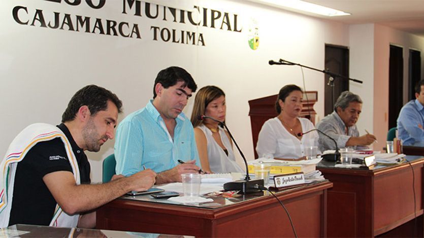 AngloGold Ashanti ordenó «detener» el proyecto minero La Colosa AngloGold Ashanti ordenó «detener» el proyecto minero La Colosa