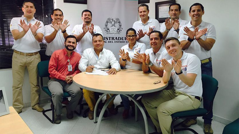 Inscriben nuevo comité que promueve el Sí en el plebiscito del 2 de octubre Inscriben nuevo comité que promueve el Sí en el plebiscito del 2 de octubre