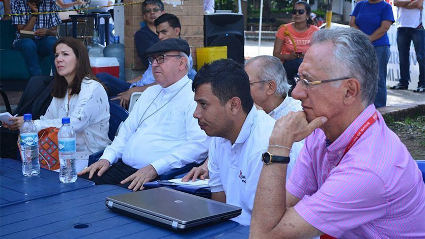 Se profundiza crisis en la UT: huelguistas reclaman intervención del Gobierno Nacional Se profundiza crisis en la UT: huelguistas reclaman intervención del Gobierno Nacional