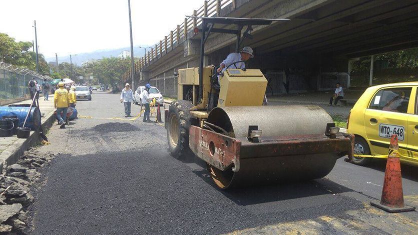 Continúa campaña de ‘reparcheo’ en las principales vías de Ibagué Continúa campaña de ‘reparcheo’ en las principales vías de Ibagué