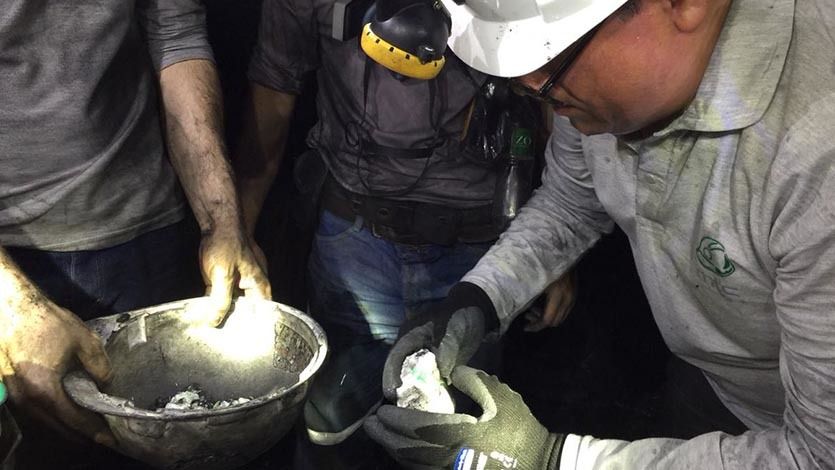 Colombia prohíbe desde hoy el uso de mercurio en la minería de oro Colombia prohíbe desde hoy el uso de mercurio en la minería de oro