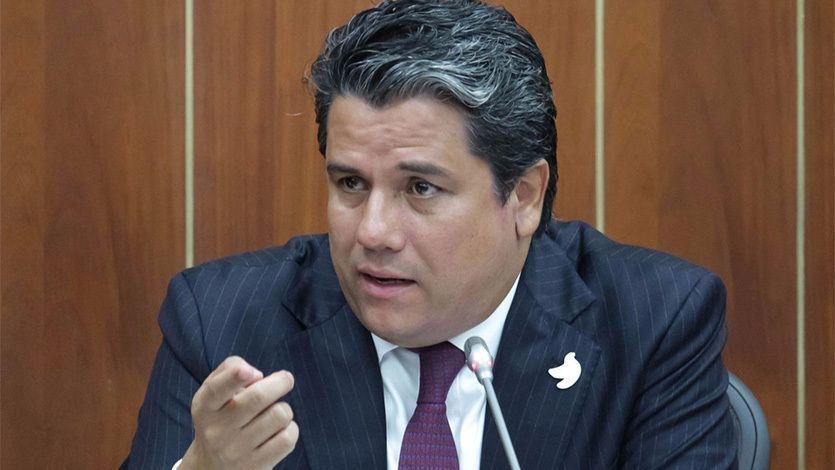 Ministro de Minas dice que la consulta minera de Cajamarca no afectará a La Colosa Ministro de Minas dice que la consulta minera de Cajamarca no afectará a La Colosa