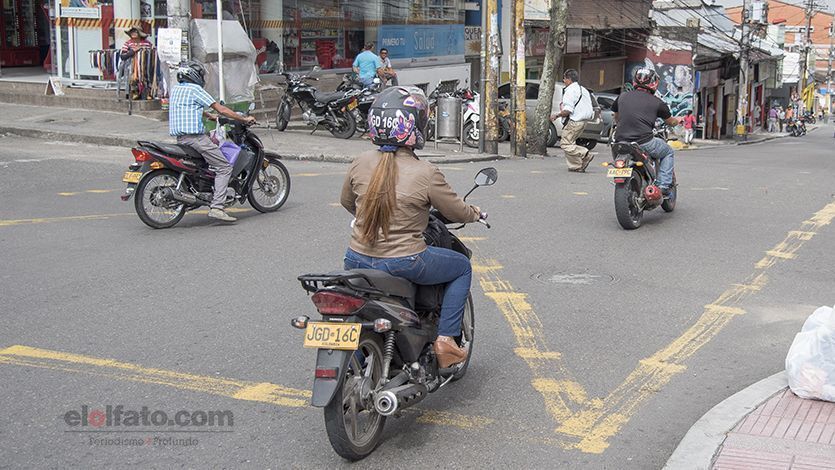 «Pico y placa» para motos depende del Alcalde: director de Tránsito «Pico y placa» para motos depende del Alcalde: director de Tránsito