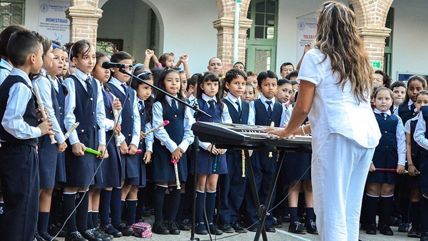 Ministra de Educación hará reconocimiento a la institución Amina Melendro Ministra de Educación hará reconocimiento a la institución Amina Melendro