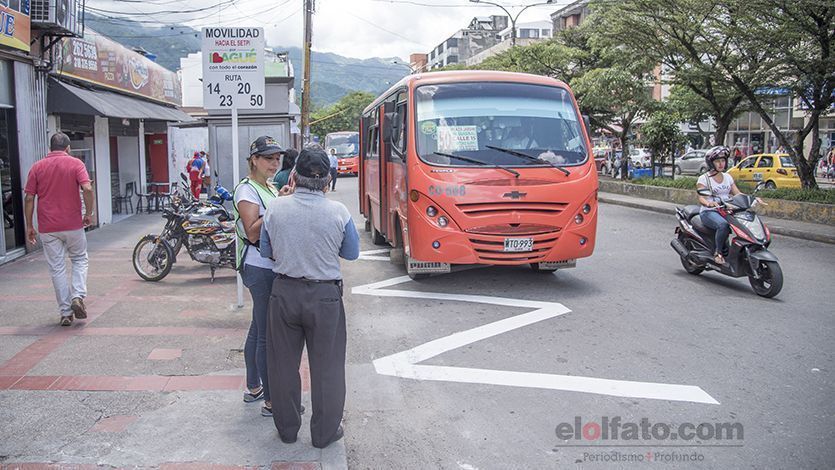 En la calle 15 las busetas no podrán parar en cada esquina En la calle 15 las busetas no podrán parar en cada esquina