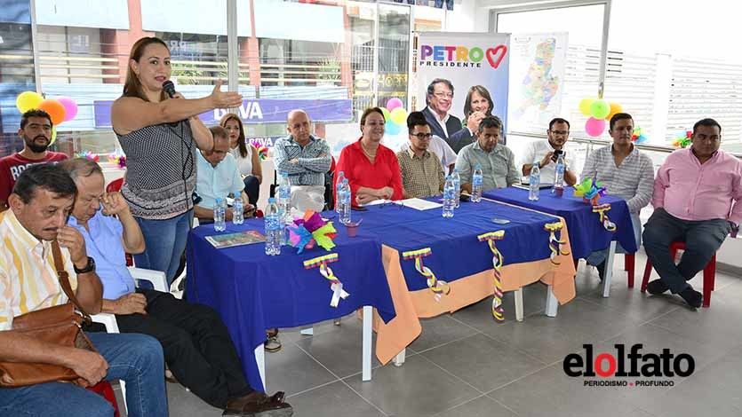 Liberales, Polo Democrático y Alianza Verde anuncian respaldo a Gustavo Petro Liberales, Polo Democrático y Alianza Verde anuncian respaldo a Gustavo Petro