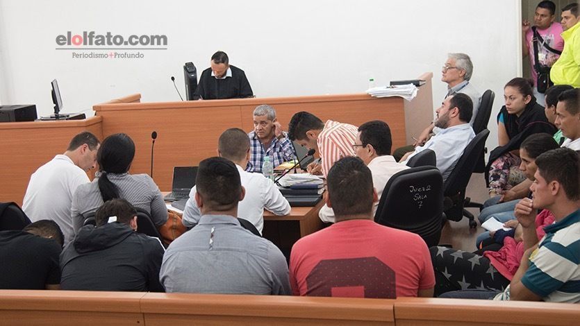 Capturados cuatro policías que en su tiempo libre asaltaban locales comerciales en Ibagué Capturados cuatro policías que en su tiempo libre asaltaban locales comerciales en Ibagué