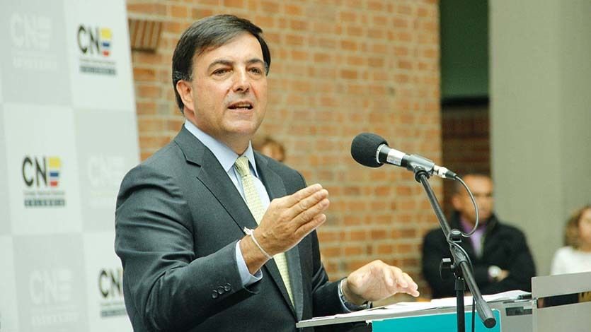 Duras críticas recibió el Registrador Nacional por insuficiencia de tarjetones de las consultas internas Duras críticas recibió el Registrador Nacional por insuficiencia de tarjetones de las consultas internas