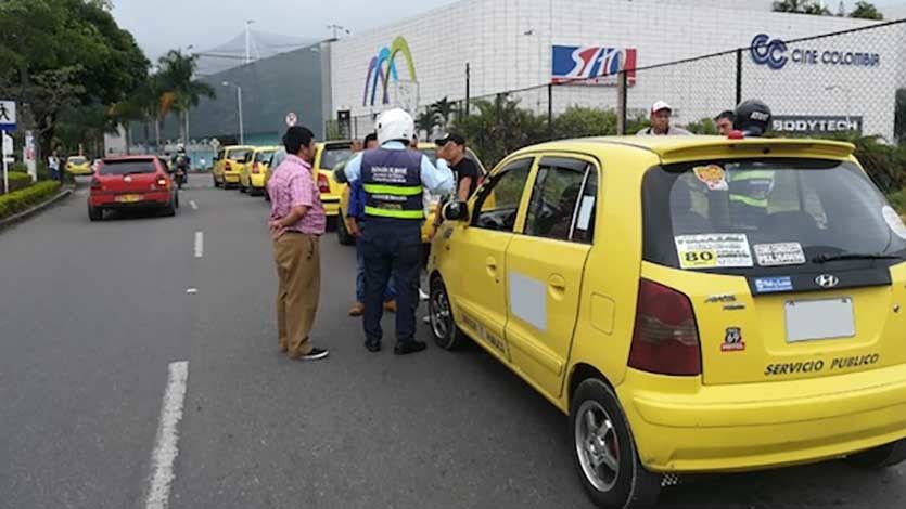 Por estacionar en zonas no permitidas de la calle 60 han sido sancionados 44 taxistas en Ibagué Por estacionar en zonas no permitidas de la calle 60 han sido sancionados 44 taxistas en Ibagué