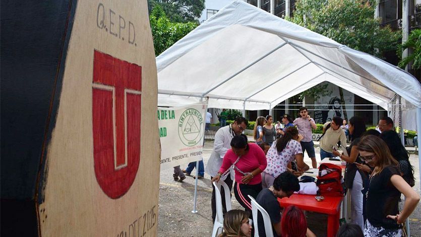 Profesores, trabajadores y estudiantes de la UT se declaran en huelga de hambre Profesores, trabajadores y estudiantes de la UT se declaran en huelga de hambre