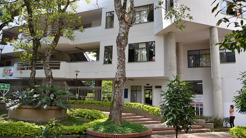 Universidad del Tolima reduce en un64 % su déficit financiero Universidad del Tolima reduce en un64 % su déficit financiero