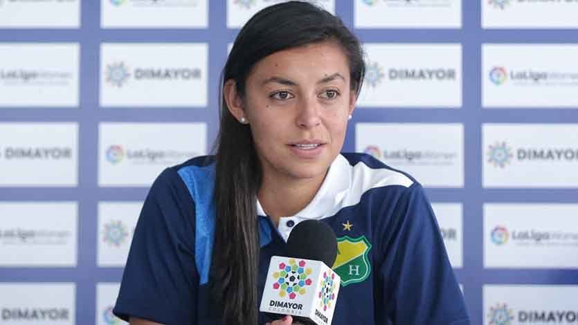 «No se le olvide de dónde vienen sus hijos», le dice jugadora del Huila a Gabriel Camargo «No se le olvide de dónde vienen sus hijos», le dice jugadora del Huila a Gabriel Camargo