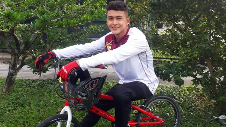 En búsqueda de su sueño: joven promesa de BMX pide ayuda para participar en mundial de Francia