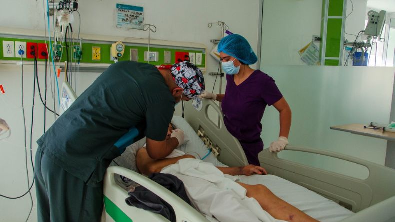 Trece abuelitos han sido abandonados en la Clínica Nuestra en 2023 Trece abuelitos han sido abandonados en la Clínica Nuestra en 2023