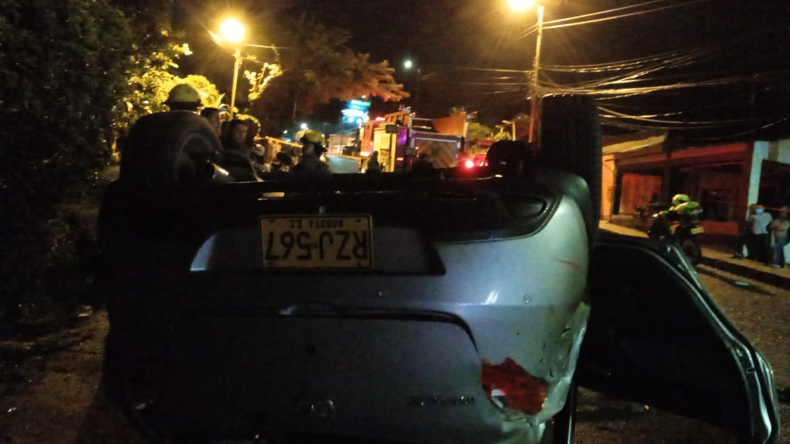 Fuerte accidente de tránsito dejó a un joven fallecido en la avenida Ambalá Fuerte accidente de tránsito dejó a un joven fallecido en la avenida Ambalá
